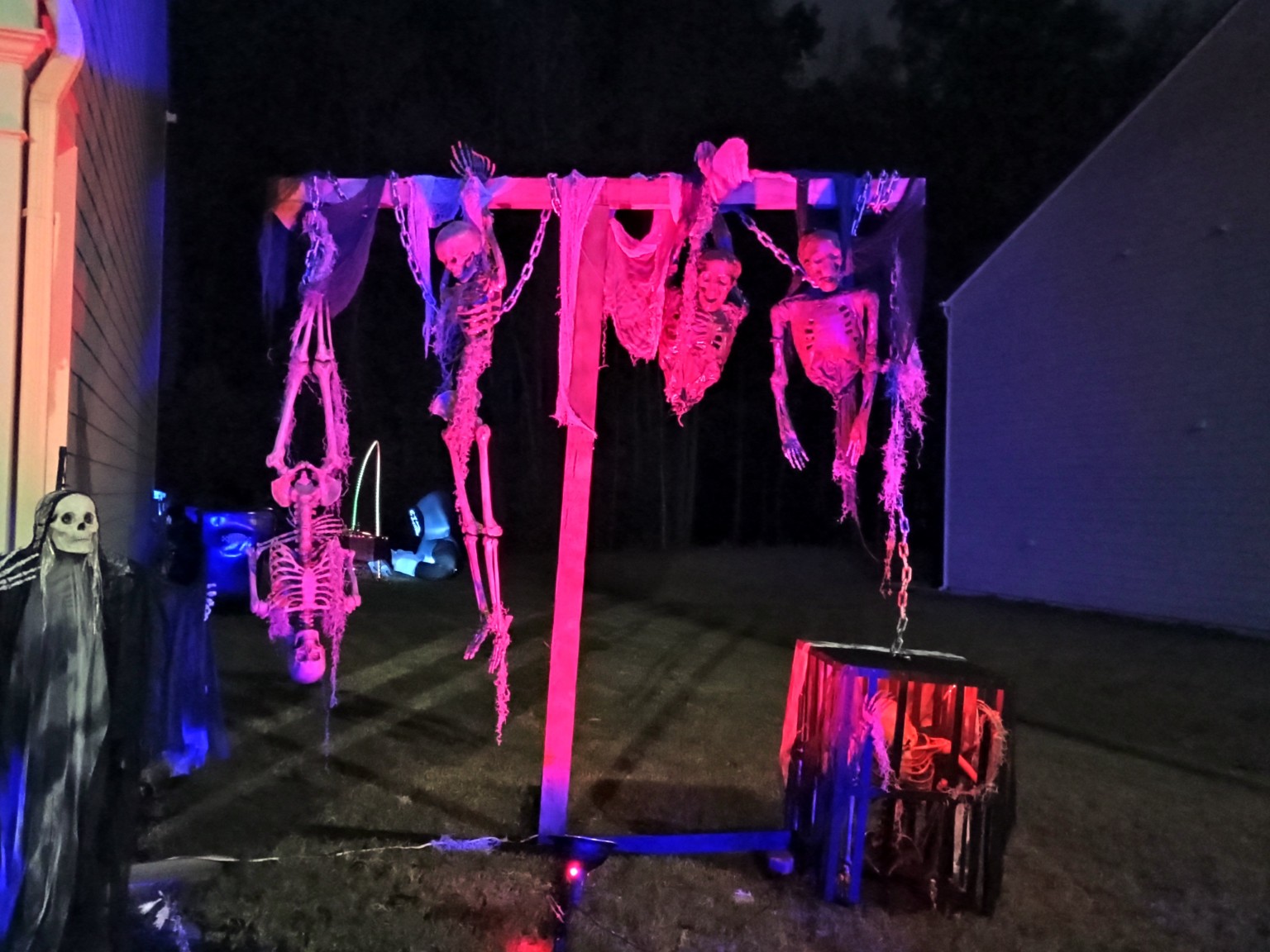 Halloween Yard Hanging Skeletons Gallows Night